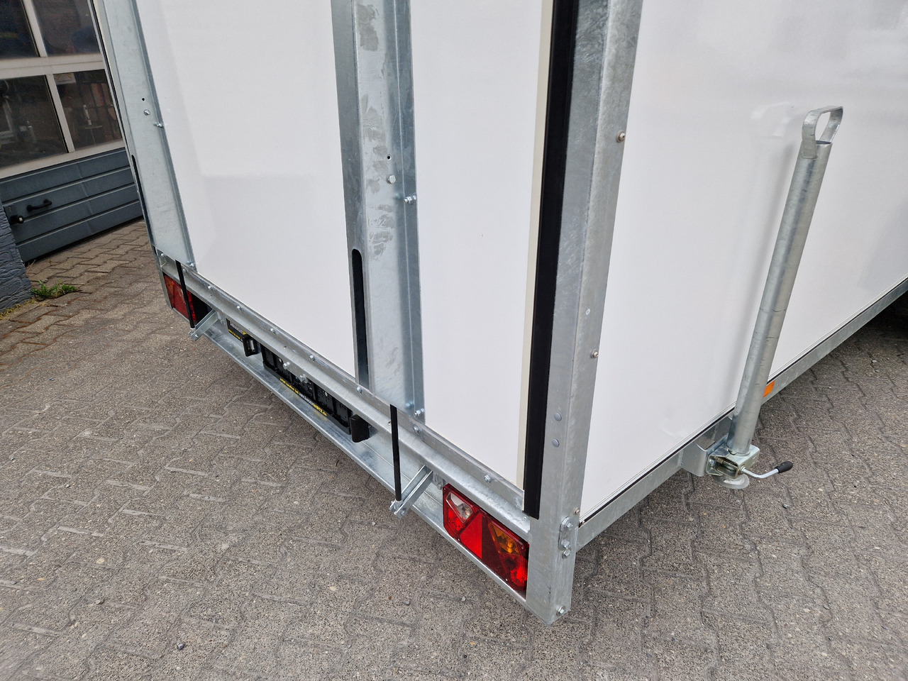 بصندوق مغلق مقطورة Koffer TFS 600T.01 3500 600x200x210cm aero Heckrampe Seitentür IL (XXL) 100km/H 3500kg: صور 12