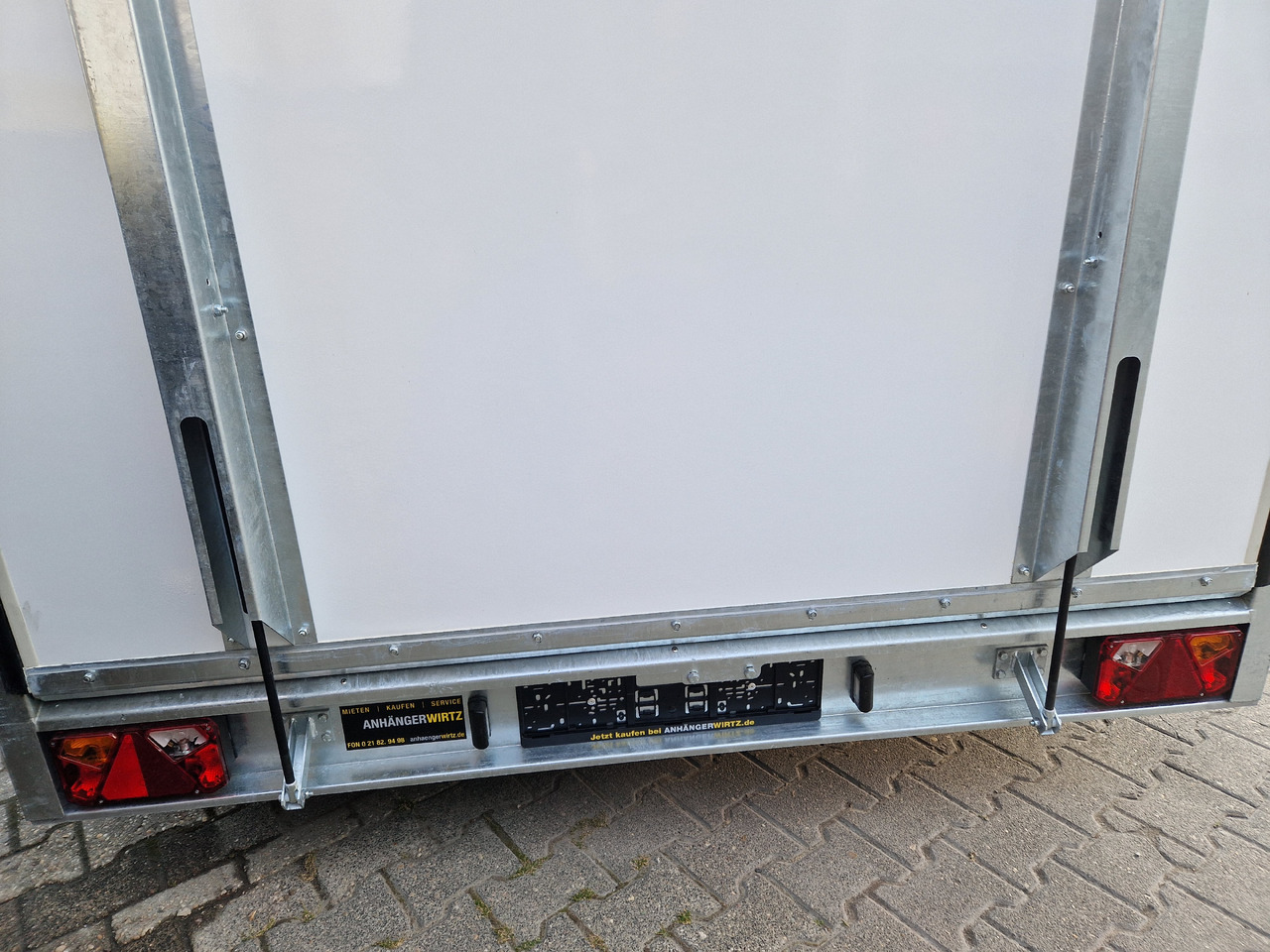بصندوق مغلق مقطورة Koffer TFS 600T.01 3500 600x200x210cm aero Heckrampe Seitentür IL (XXL) 100km/H 3500kg: صور 10