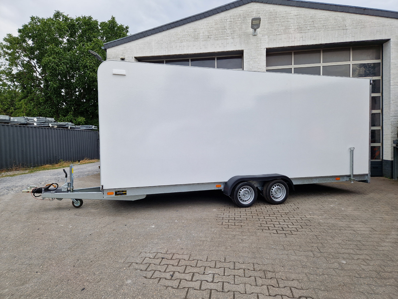 بصندوق مغلق مقطورة Koffer TFS 600T.01 3500 600x200x210cm aero Heckrampe Seitentür IL (XXL) 100km/H 3500kg: صور 11