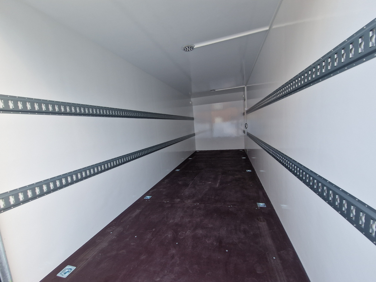 بصندوق مغلق مقطورة Koffer TFS 600T.01 3500 600x200x210cm aero Heckrampe Seitentür IL (XXL) 100km/H 3500kg: صور 9