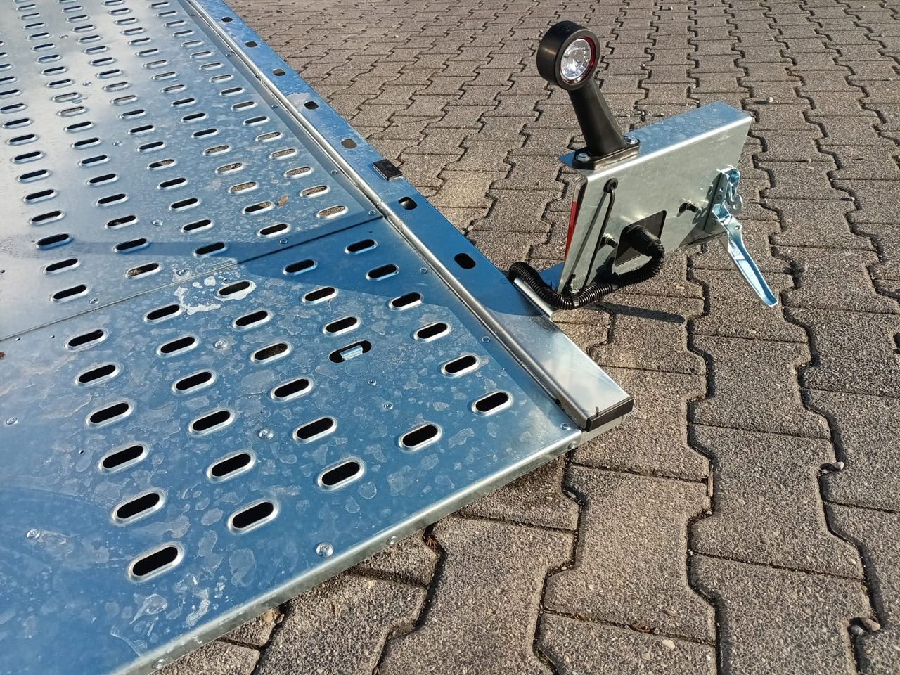 شاحنة نقل سيارات مقطورة Martz Cartrailer GT KIPP 580/3 3,5T 580x215cm Profi Lohr Stahl & Aluboden Tridem 10" 3500kg 100km/H: صور 7 شاحنة نقل سيارات مقطورة Martz Cartrailer GT KIPP 580/3 3,5T 580x215cm Profi Lohr Stahl & Aluboden Tridem 10" 3500kg 100km/H: صور 7