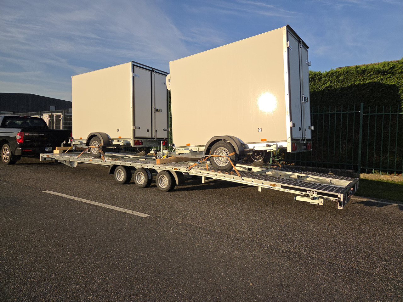 Martz Cartrailer GT PLUS 850/3 S 3,5T 850x215cm Lohr Blech Fahrschienen Rampen Tridem 3500kg 100km/H - شاحنة نقل سيارات مقطورة: صور 2 Martz Cartrailer GT PLUS 850/3 S 3,5T 850x215cm Lohr Blech Fahrschienen Rampen Tridem 3500kg 100km/H - شاحنة نقل سيارات مقطورة: صور 2