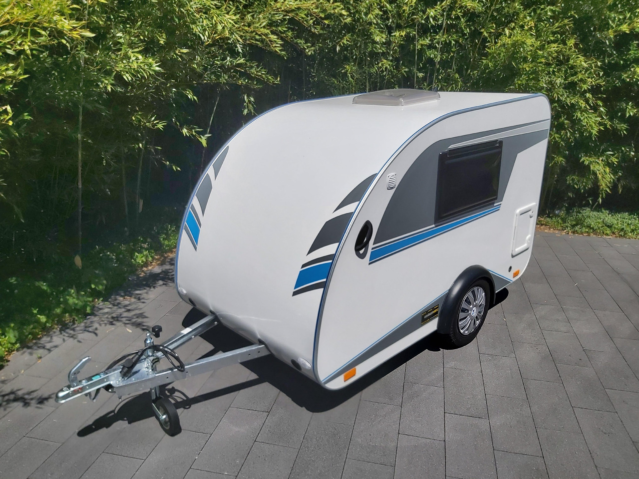 Mini Camper Mini Tommy TMC25 Basic V1 252x140x121cm Küche 100km/H 750kg ohne Bremse Winter Aktion - كرفان سحب: صور 4 Mini Camper Mini Tommy TMC25 Basic V1 252x140x121cm Küche 100km/H 750kg ohne Bremse Winter Aktion - كرفان سحب: صور 4