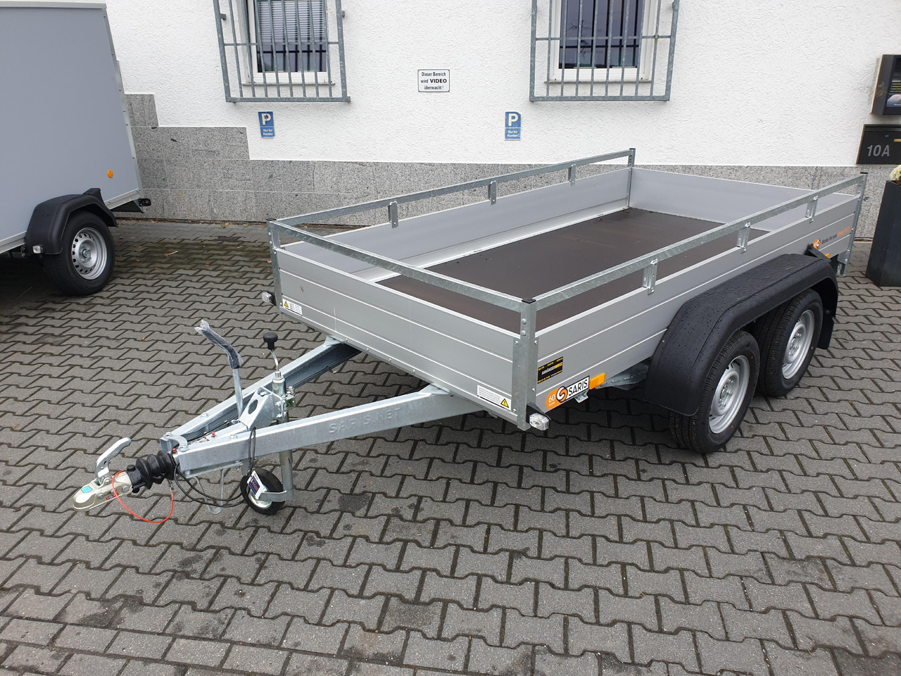 Saris Anhänger FW2000 McAlu Pro MP 305x153x45cm (M) 2000kg - مقطورات مسطحة: صور 1 Saris Anhänger FW2000 McAlu Pro MP 305x153x45cm (M) 2000kg - مقطورات مسطحة: صور 1
