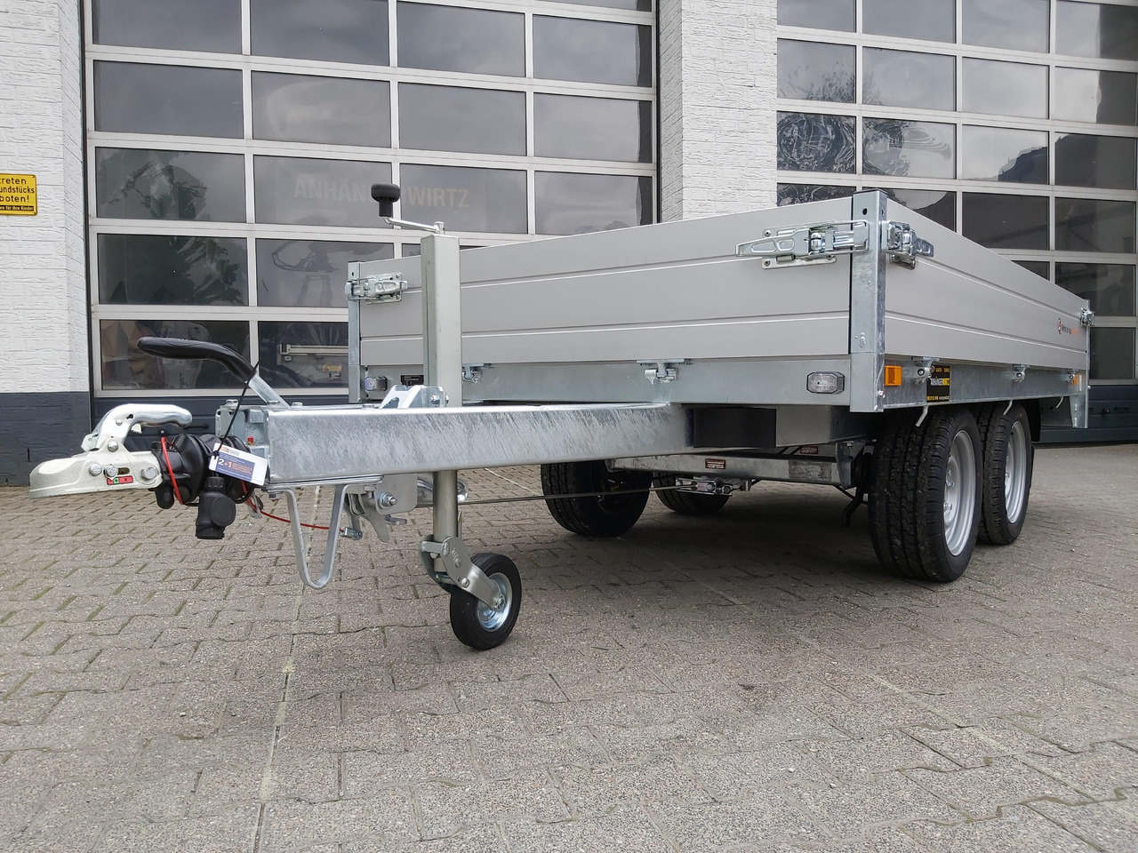 Saris PL 276 150 2000 2 276x150x30cm 13" (S) 2000kg Online Aktion - مقطورات مسطحة: صور 3 Saris PL 276 150 2000 2 276x150x30cm 13" (S) 2000kg Online Aktion - مقطورات مسطحة: صور 3