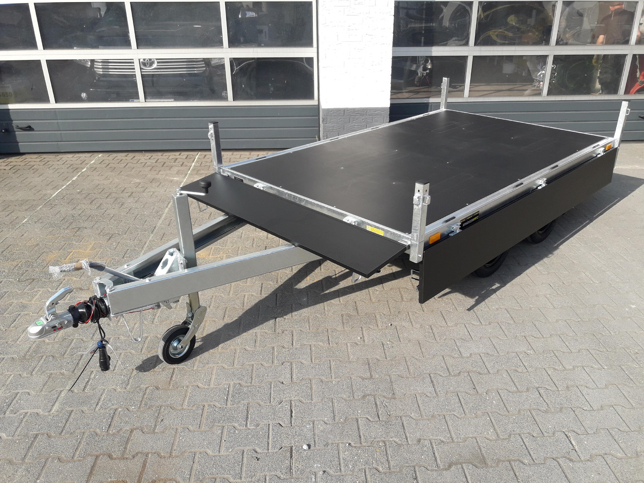 Saris PL276 170 2000 2 276x170x30cm black Edition LED Beleuchtung 13" (S) 2000kg - مقطورات مسطحة: صور 3 Saris PL276 170 2000 2 276x170x30cm black Edition LED Beleuchtung 13" (S) 2000kg - مقطورات مسطحة: صور 3