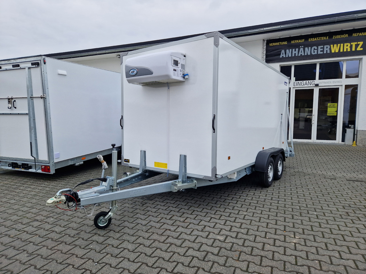 Tiefkühlanhänger 2719 F4 408x175x190cm GOVI Arktik 2000P Aluboden 2700kg - مبردة مقطورة: صور 1 Tiefkühlanhänger 2719 F4 408x175x190cm GOVI Arktik 2000P Aluboden 2700kg - مبردة مقطورة: صور 1