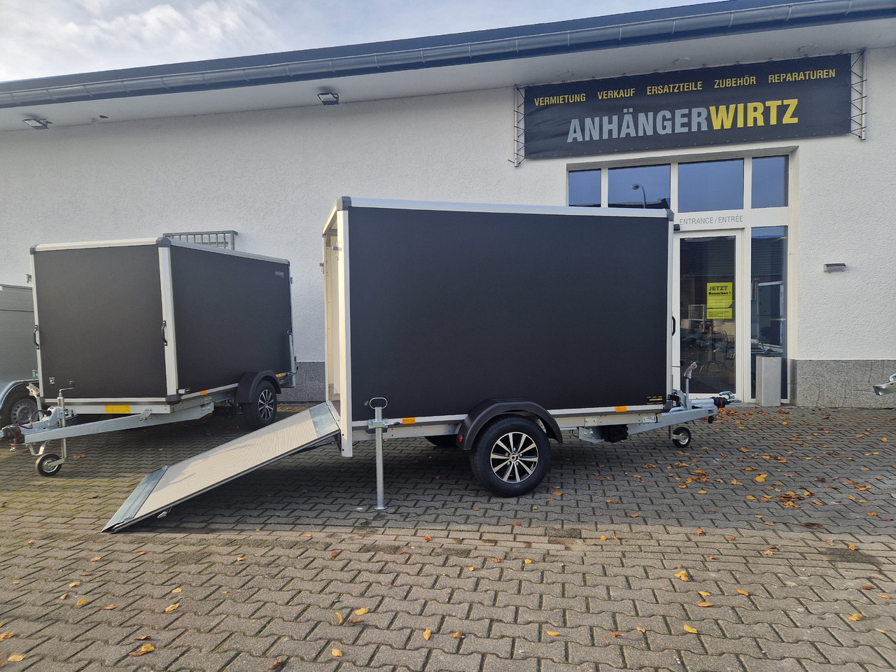 Variant C1315 C2 Edition black 258x148x157cm Alufelgen Heckrampe 1350kg 100km/H black deal - مقطورة دراجة نارية: صور 4 Variant C1315 C2 Edition black 258x148x157cm Alufelgen Heckrampe 1350kg 100km/H black deal - مقطورة دراجة نارية: صور 4