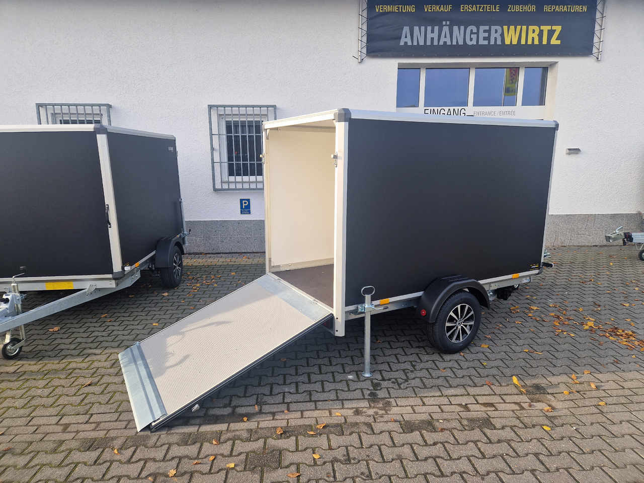 Variant C1315 C2 Edition black 258x148x157cm Alufelgen Heckrampe 1350kg 100km/H black deal - مقطورة دراجة نارية: صور 1 Variant C1315 C2 Edition black 258x148x157cm Alufelgen Heckrampe 1350kg 100km/H black deal - مقطورة دراجة نارية: صور 1