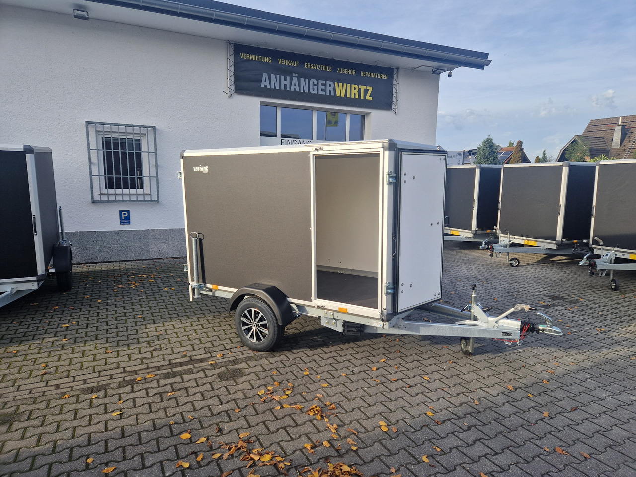 Variant C1315 C2 Edition black 258x148x157cm Alufelgen Seitentür 1350kg 100km/H black deal - بصندوق مغلق مقطورة: صور 4 Variant C1315 C2 Edition black 258x148x157cm Alufelgen Seitentür 1350kg 100km/H black deal - بصندوق مغلق مقطورة: صور 4