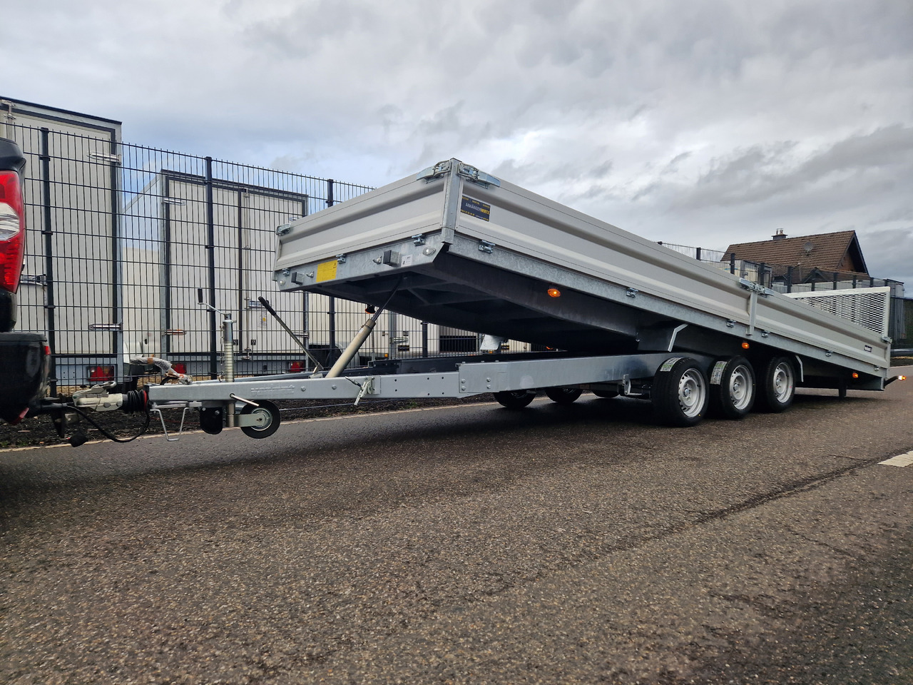 Variant Maschinentransporter 3563 UX Maxi Load 620x210x30cm LED Tridem Parabelfeder 3500kg Modell 24 - مقطورة لنقل المعدات: صور 1 Variant Maschinentransporter 3563 UX Maxi Load 620x210x30cm LED Tridem Parabelfeder 3500kg Modell 24 - مقطورة لنقل المعدات: صور 1