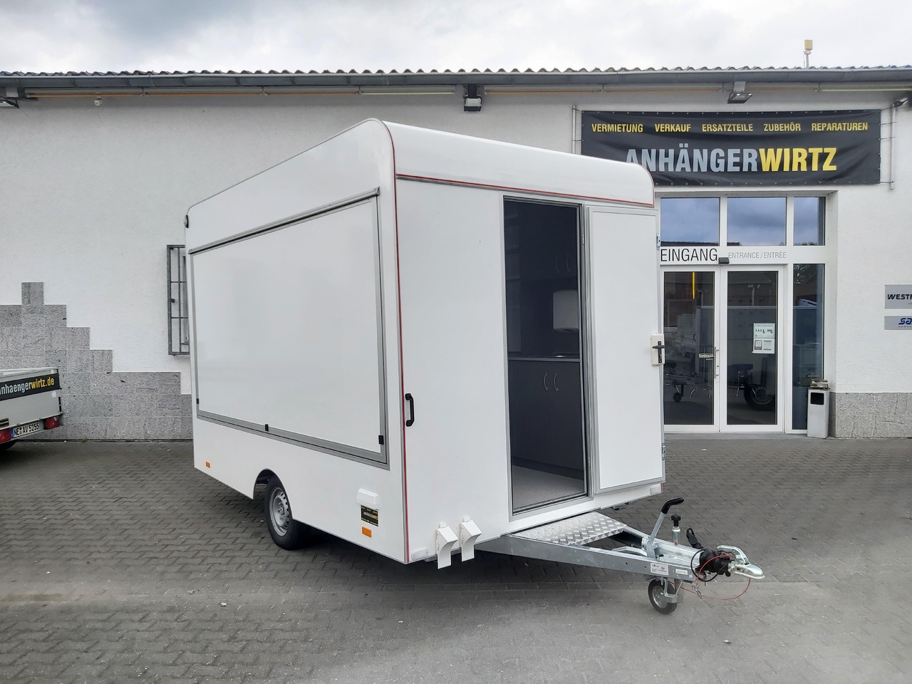 Verkaufsanhänger VK P 360 220 aero 360cm 300cm Kühltheke Ausstattung Verkaufklappe Profi (L) 1300kg - عربة الطعام: صور 3 Verkaufsanhänger VK P 360 220 aero 360cm 300cm Kühltheke Ausstattung Verkaufklappe Profi (L) 1300kg - عربة الطعام: صور 3