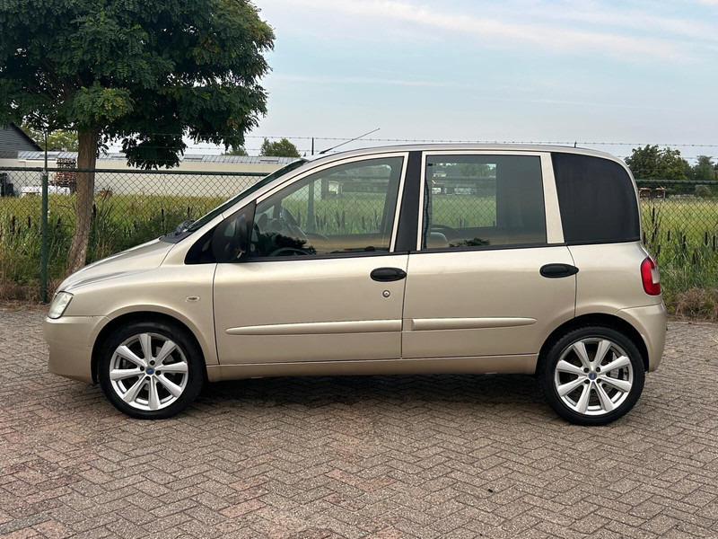 Fiat Multipla 1.9 EURO 4 DIESEL VAN - فان المدمجة: صور 2 Fiat Multipla 1.9 EURO 4 DIESEL VAN - فان المدمجة: صور 2