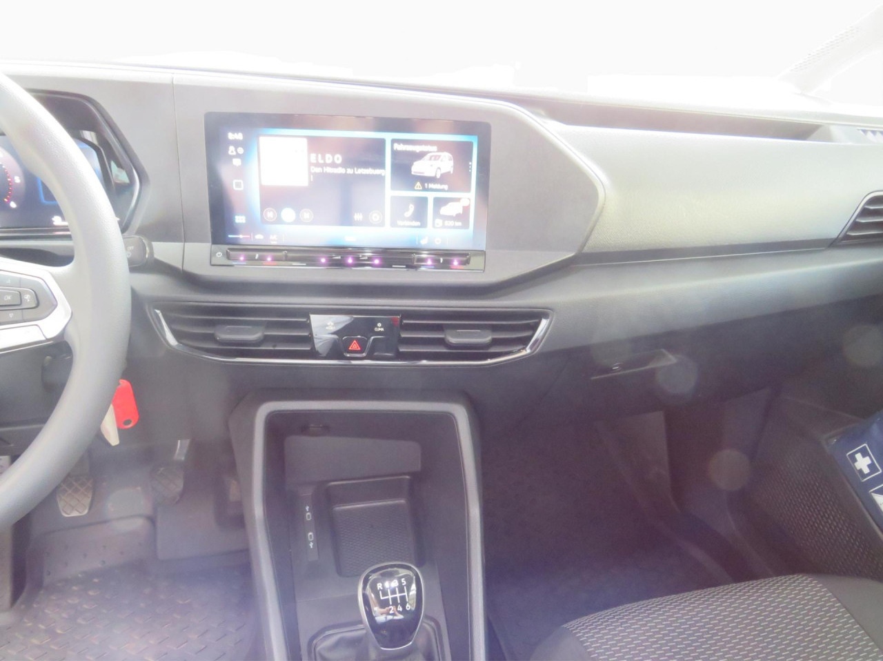 VOLKSWAGEN Caddy Cargo 2.0 TDI 75 kW Klima ZV - فان المدمجة: صور 5 VOLKSWAGEN Caddy Cargo 2.0 TDI 75 kW Klima ZV - فان المدمجة: صور 5