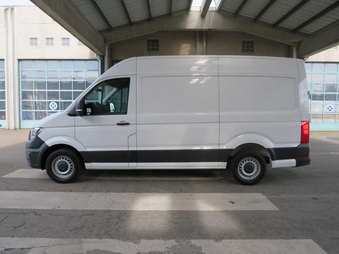 Volkswagen Crafter 35 L3H3 Kasten - فان: صور 3 Volkswagen Crafter 35 L3H3 Kasten - فان: صور 3