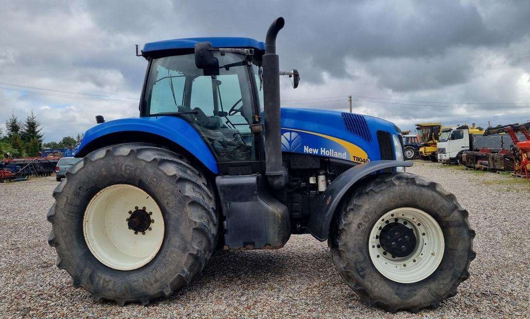 New Holland T8040 - جرار: صور 3 New Holland T8040 - جرار: صور 3