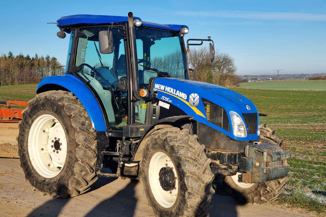 New Holland TD 5.95 - جرار: صور 5 New Holland TD 5.95 - جرار: صور 5