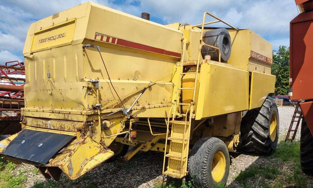New Holland TX36 - حصادة شاملة: صور 4 New Holland TX36 - حصادة شاملة: صور 4