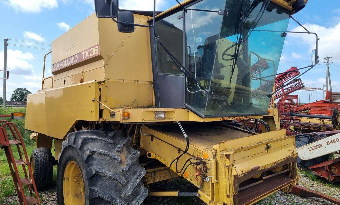 New Holland TX36 - حصادة شاملة: صور 1 New Holland TX36 - حصادة شاملة: صور 1