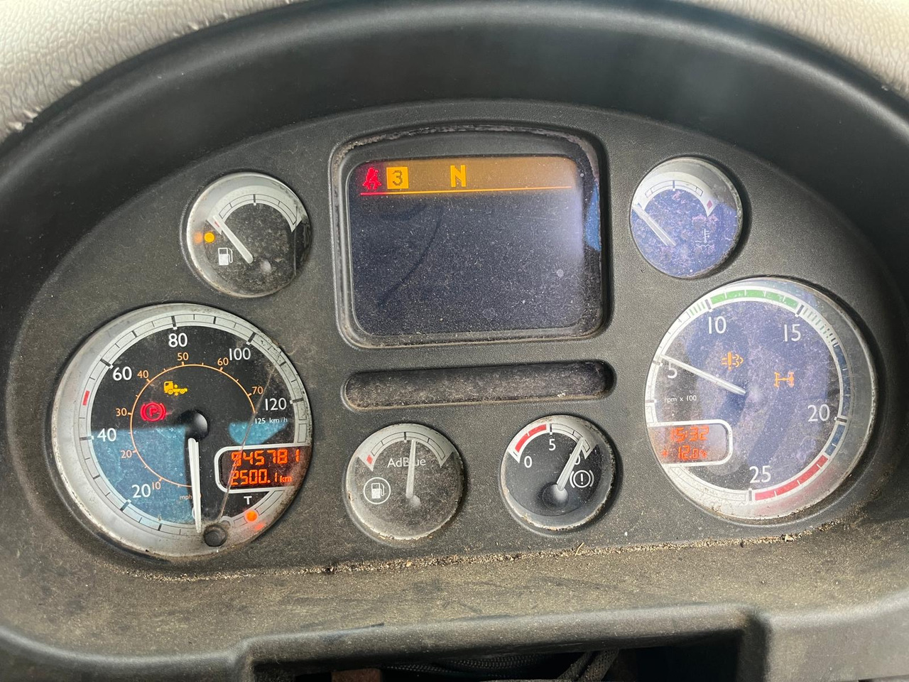 DAF 85 410 - شاحنة جرار: صور 2 DAF 85 410 - شاحنة جرار: صور 2