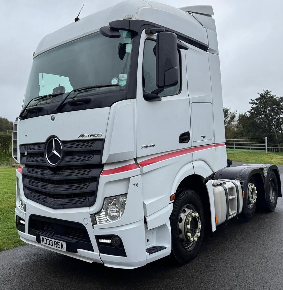 Mercedes Actros - شاحنة جرار: صور 3 Mercedes Actros - شاحنة جرار: صور 3