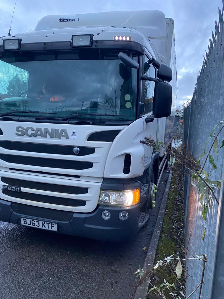 Scania P230 4x2 - الشاحنات الصغيرة صندوق مغلق: صور 2 Scania P230 4x2 - الشاحنات الصغيرة صندوق مغلق: صور 2