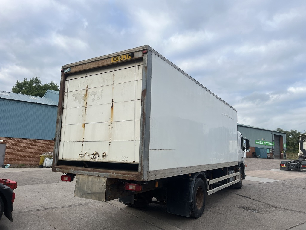 Volvo FM9 300 4x2 Box Van - الشاحنات الصغيرة صندوق مغلق: صور 3 Volvo FM9 300 4x2 Box Van - الشاحنات الصغيرة صندوق مغلق: صور 3
