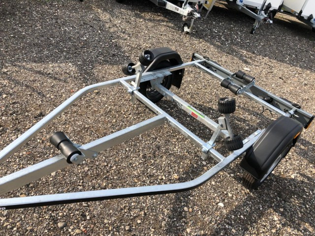 Brenderup Brenderup Premium 150600UB, 600 kg ZG, 100 km/h, 4,7m - مقطورة القارب: صور 1 Brenderup Brenderup Premium 150600UB, 600 kg ZG, 100 km/h, 4,7m - مقطورة القارب: صور 1