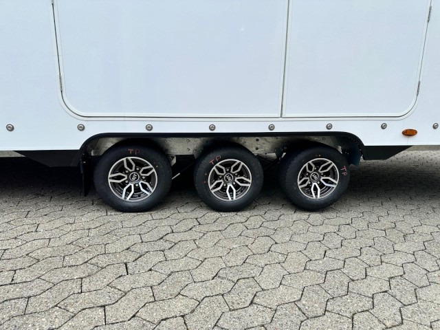 Brian James Race Transporter 7, RT7 397-6023-35-3-10-W, 6000 x 2300 mm, 3,5 to. - شاحنة نقل سيارات مقطورة: صور 2 Brian James Race Transporter 7, RT7 397-6023-35-3-10-W, 6000 x 2300 mm, 3,5 to. - شاحنة نقل سيارات مقطورة: صور 2