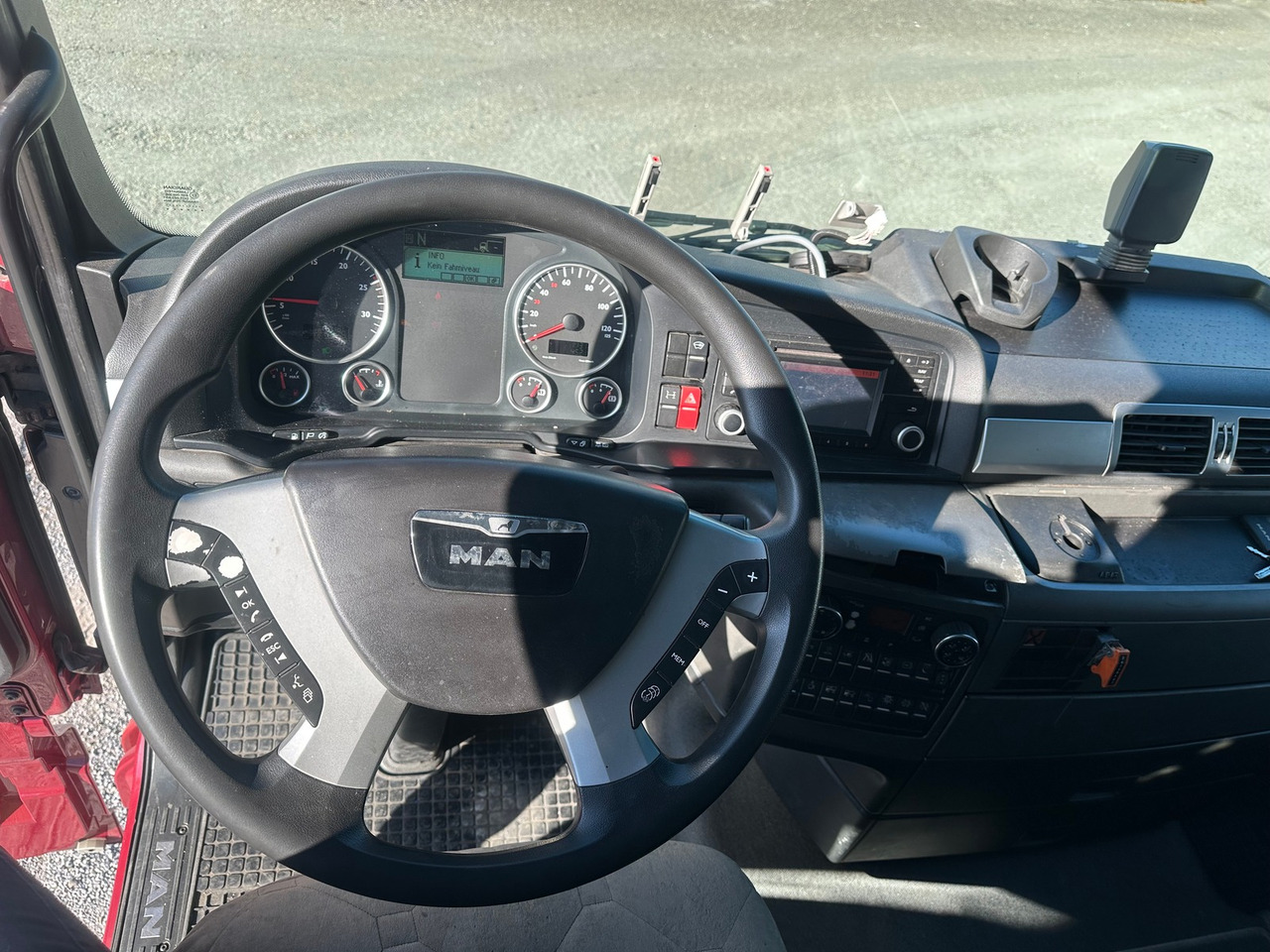 MAN TGX 18.440 4x2 Fahrschule - بصندوق مغلق شاحنة: صور 2 MAN TGX 18.440 4x2 Fahrschule - بصندوق مغلق شاحنة: صور 2