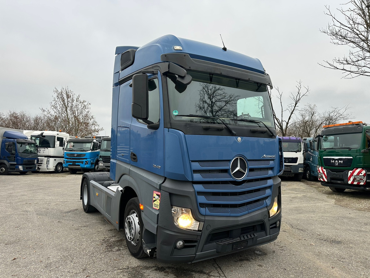MERCEDES-BENZ Actros 18.45 4x2 - شاحنة جرار: صور 2 MERCEDES-BENZ Actros 18.45 4x2 - شاحنة جرار: صور 2