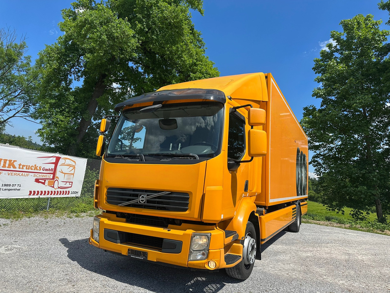 VOLVO FL 2404x2 - بصندوق مغلق شاحنة: صور 1 VOLVO FL 2404x2 - بصندوق مغلق شاحنة: صور 1