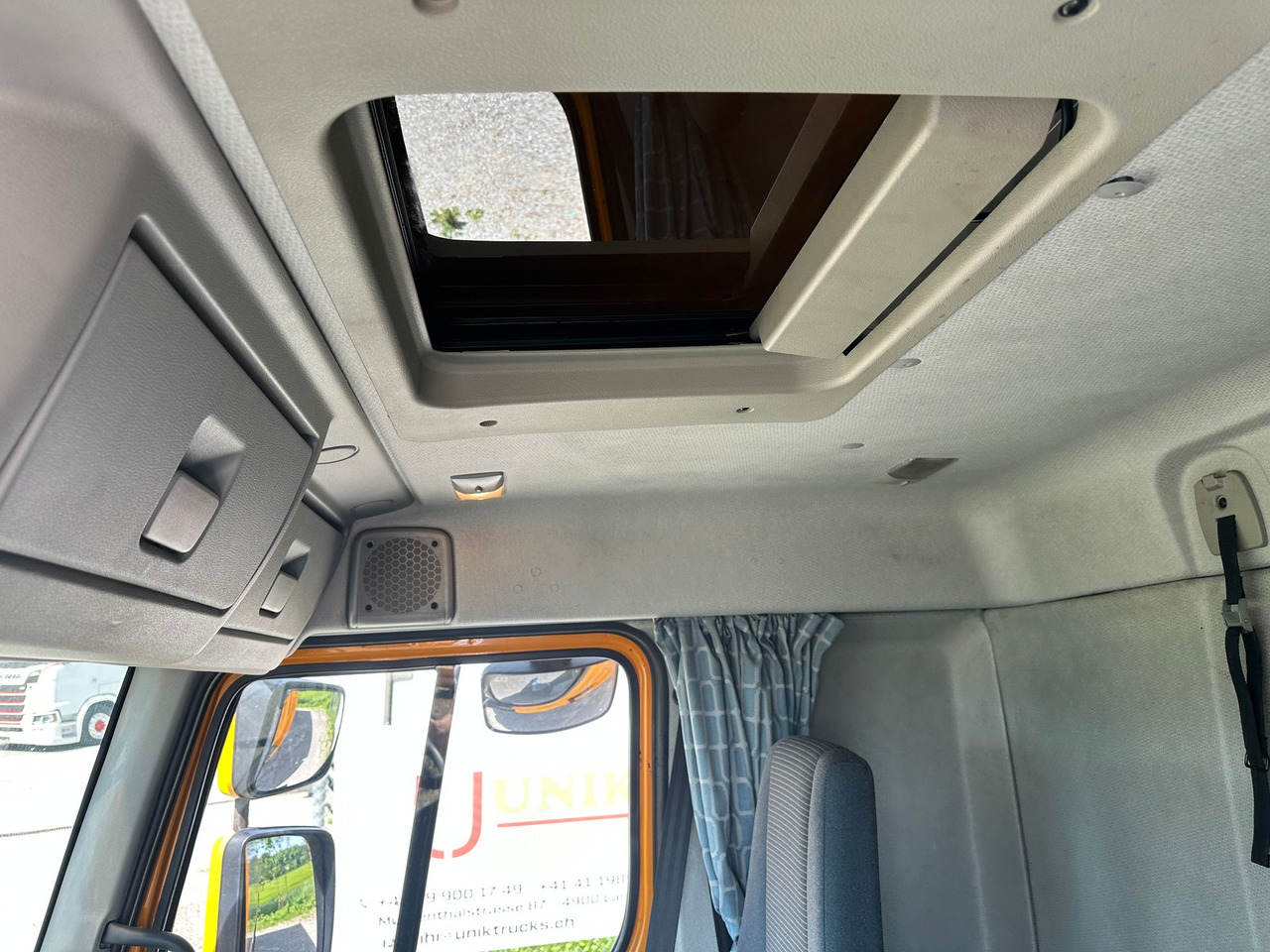 VOLVO FL 2404x2 - بصندوق مغلق شاحنة: صور 3 VOLVO FL 2404x2 - بصندوق مغلق شاحنة: صور 3