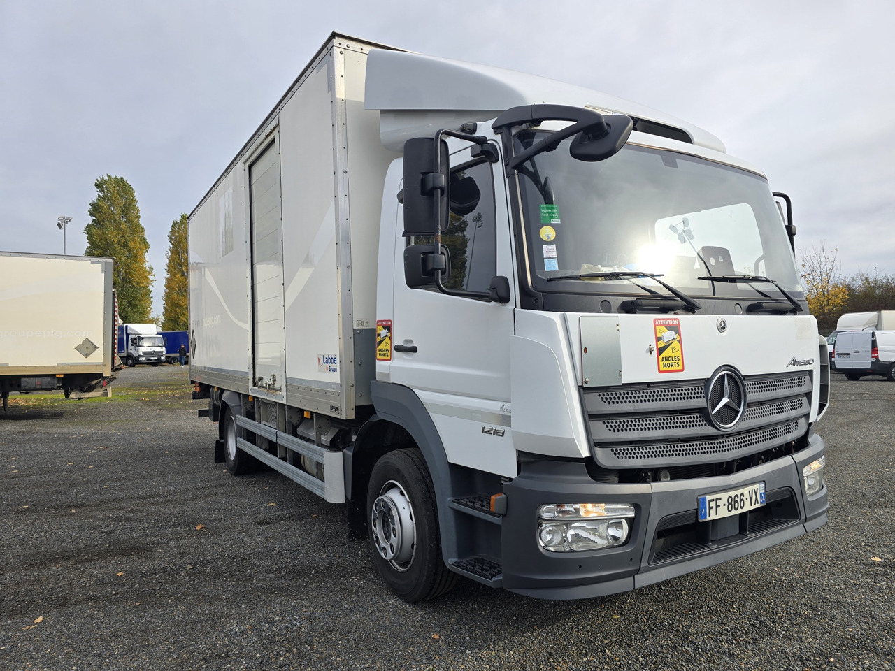 MERCEDES-BENZ Atego 1218 - Box - LIFT - SIDE DOOR - ADR - بصندوق مغلق شاحنة: صور 2 MERCEDES-BENZ Atego 1218 - Box - LIFT - SIDE DOOR - ADR - بصندوق مغلق شاحنة: صور 2