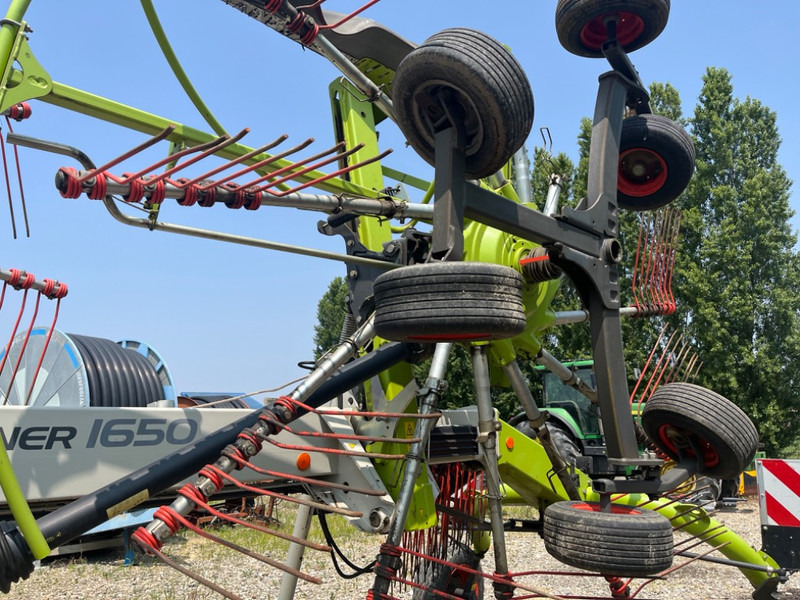 Claas Liner 1650 Twin - لمّامَة القش: صور 5 Claas Liner 1650 Twin - لمّامَة القش: صور 5