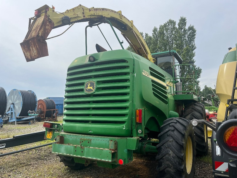 John Deere 7700 - حصادة الأعلاف: صور 4 John Deere 7700 - حصادة الأعلاف: صور 4