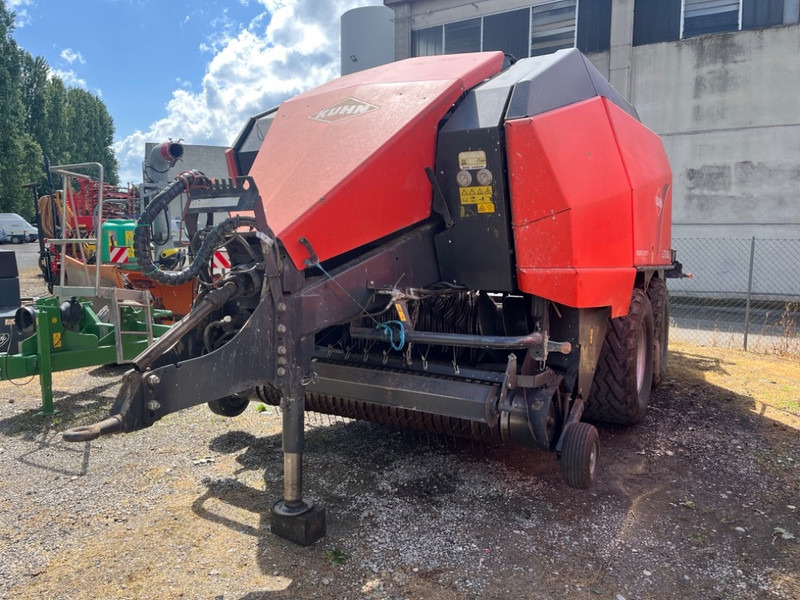 Kuhn LSB 1290 - مكبس البالات المستطيله: صور 1 Kuhn LSB 1290 - مكبس البالات المستطيله: صور 1