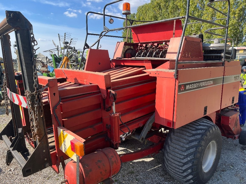 Massey Ferguson 187 - مكبس البالات المستطيله: صور 4 Massey Ferguson 187 - مكبس البالات المستطيله: صور 4