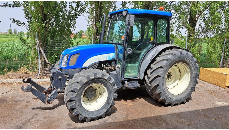 New Holland TN 95 D A - جرار: صور 2 New Holland TN 95 D A - جرار: صور 2