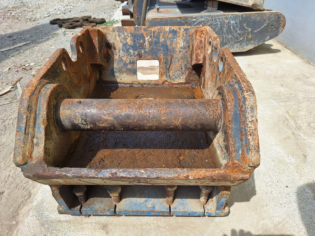 Attachment plate - وصلة الربط للمعدات المعلقة - آلات البناء: صور 5 Attachment plate - وصلة الربط للمعدات المعلقة - آلات البناء: صور 5