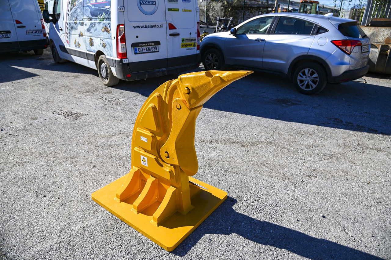 BAT BR17 - حراث تحت التربة - حفارة: صور 3 BAT BR17 - حراث تحت التربة - حفارة: صور 3