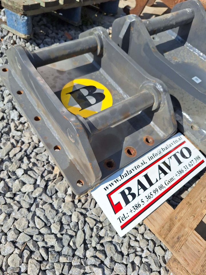 BAT attachment plate Martin for hydraulic breaker - وصلة الربط للمعدات المعلقة: صور 1 BAT attachment plate Martin for hydraulic breaker - وصلة الربط للمعدات المعلقة: صور 1