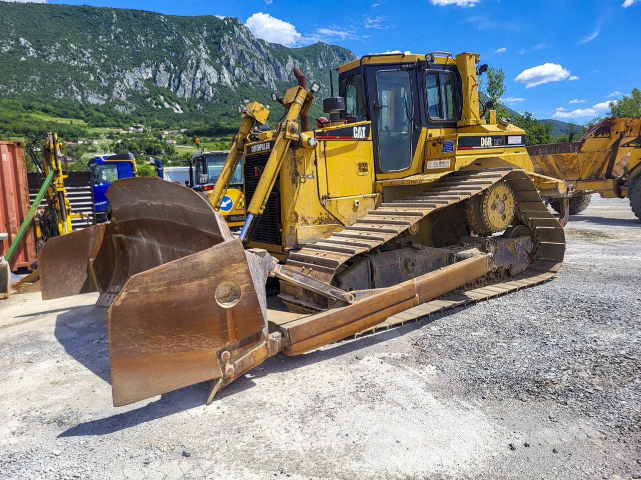 CATERPILLAR D6R - بلدوزر: صور 1 CATERPILLAR D6R - بلدوزر: صور 1