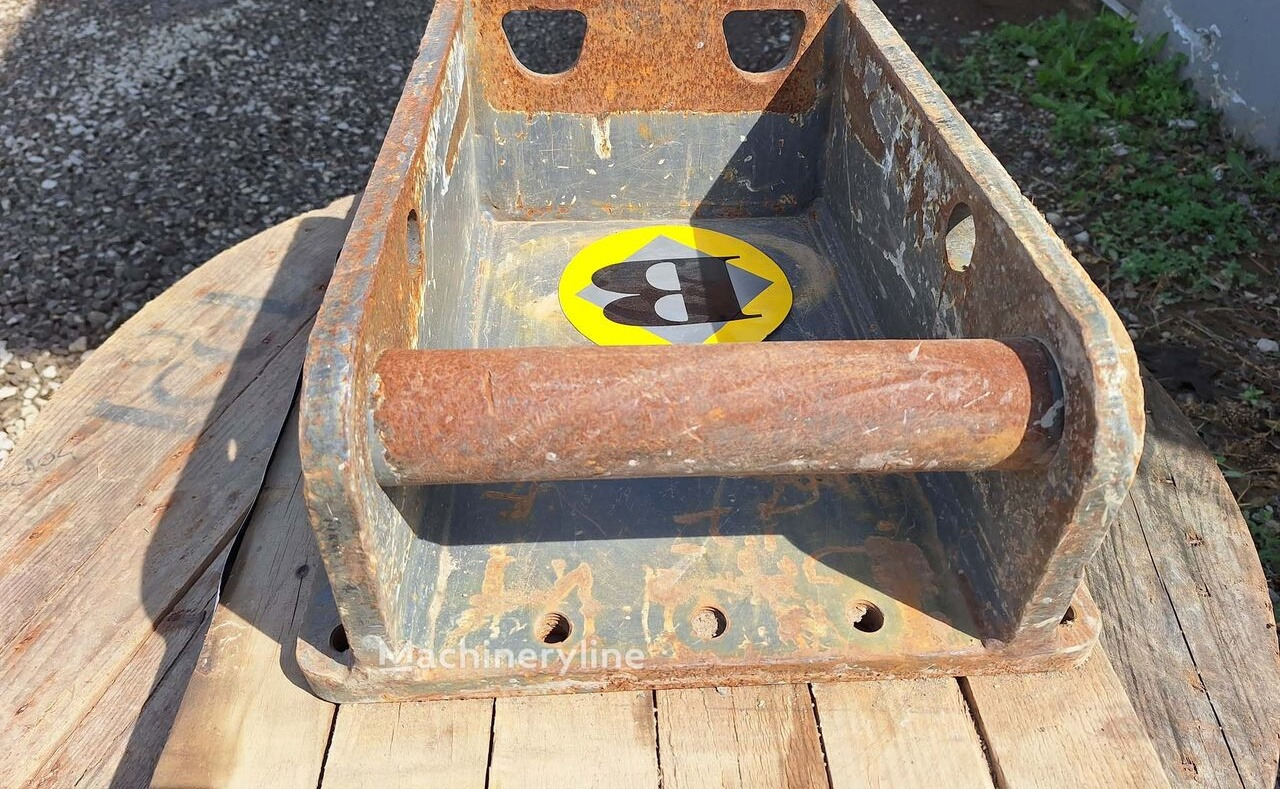 D&A 7V attachment plate for hydraulic breaker - وصلة الربط للمعدات المعلقة: صور 2 D&A 7V attachment plate for hydraulic breaker - وصلة الربط للمعدات المعلقة: صور 2