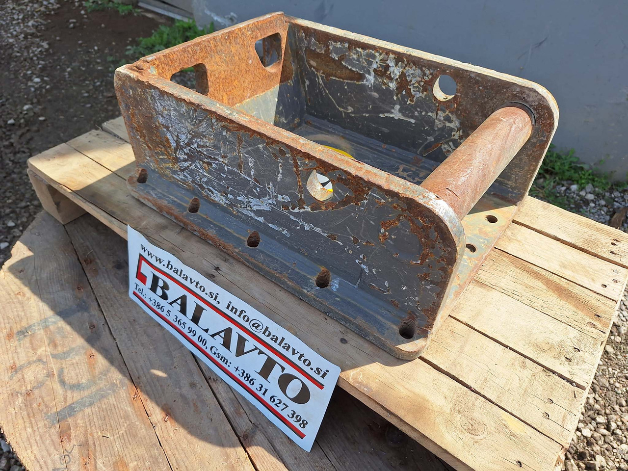 D&A 7V attachment plate for hydraulic breaker - وصلة الربط للمعدات المعلقة: صور 1 D&A 7V attachment plate for hydraulic breaker - وصلة الربط للمعدات المعلقة: صور 1