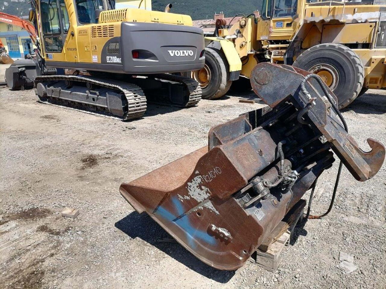 Ditch cleaning bucket 1600 mm S2 - بكت حفار: صور 2 Ditch cleaning bucket 1600 mm S2 - بكت حفار: صور 2