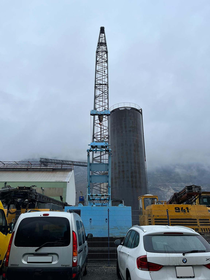 Hitachi KH 180-2 - رافعة مجنزرة: صور 5 Hitachi KH 180-2 - رافعة مجنزرة: صور 5