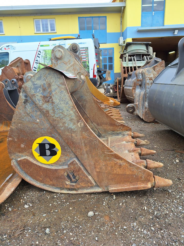 Int. equipment Verdun digging bucket 1000 mm - بكت حفار: صور 2 Int. equipment Verdun digging bucket 1000 mm - بكت حفار: صور 2