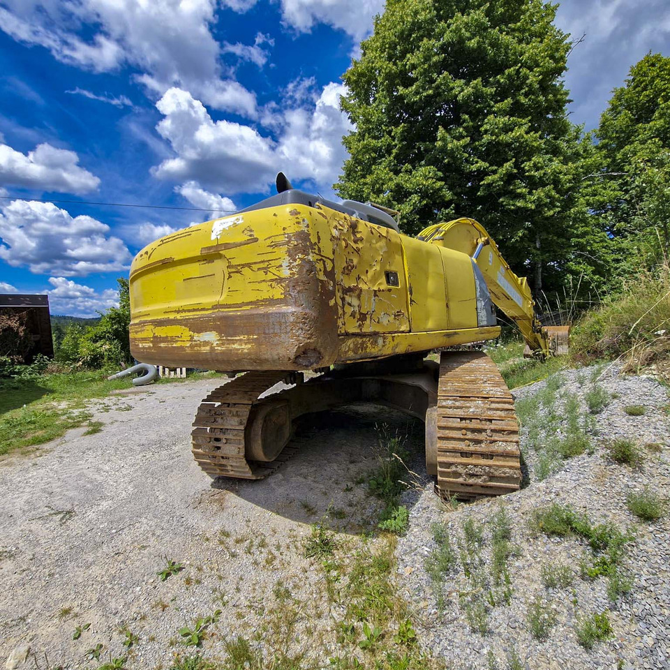 New Holland Kobelco E215 - حفارات زحافة: صور 5 New Holland Kobelco E215 - حفارات زحافة: صور 5