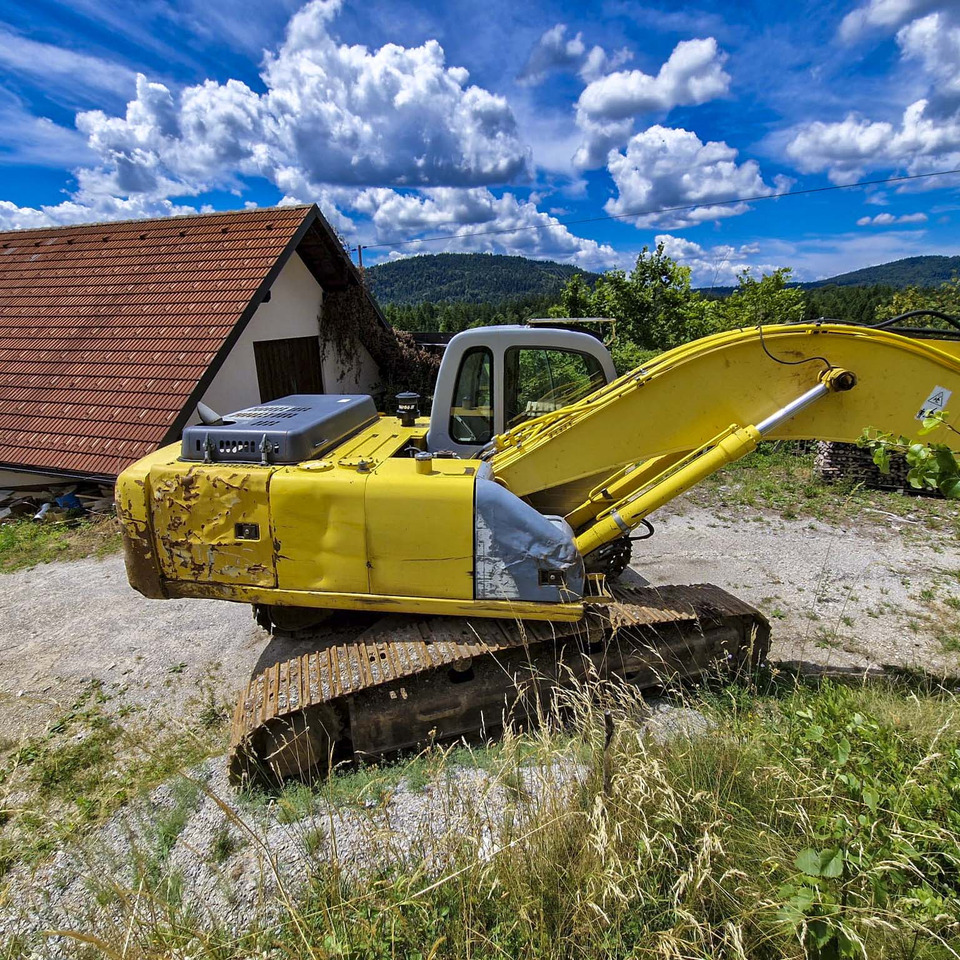 New Holland Kobelco E215 - حفارات زحافة: صور 4 New Holland Kobelco E215 - حفارات زحافة: صور 4